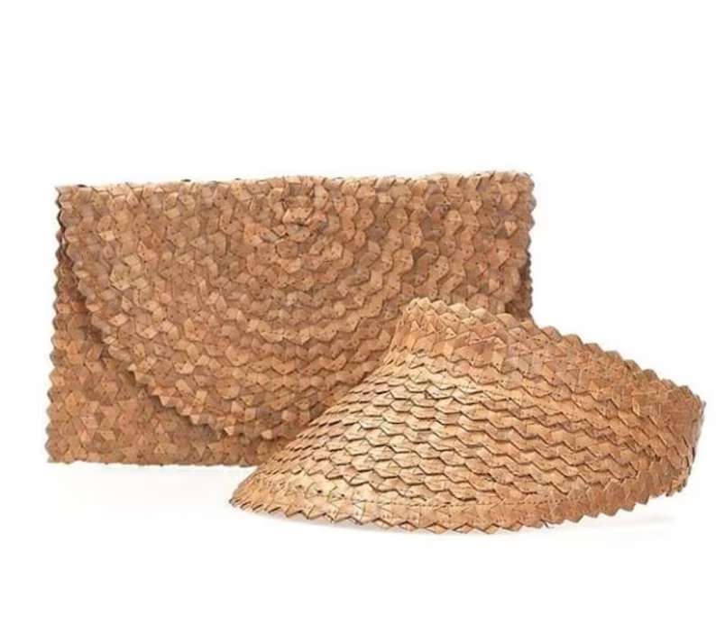 1 Set of Handmade Palm Leaf Sun Visor and Clutch