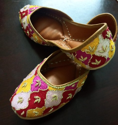 Punjabi Jutti Women Wedding Footwear from Disha Enterprises