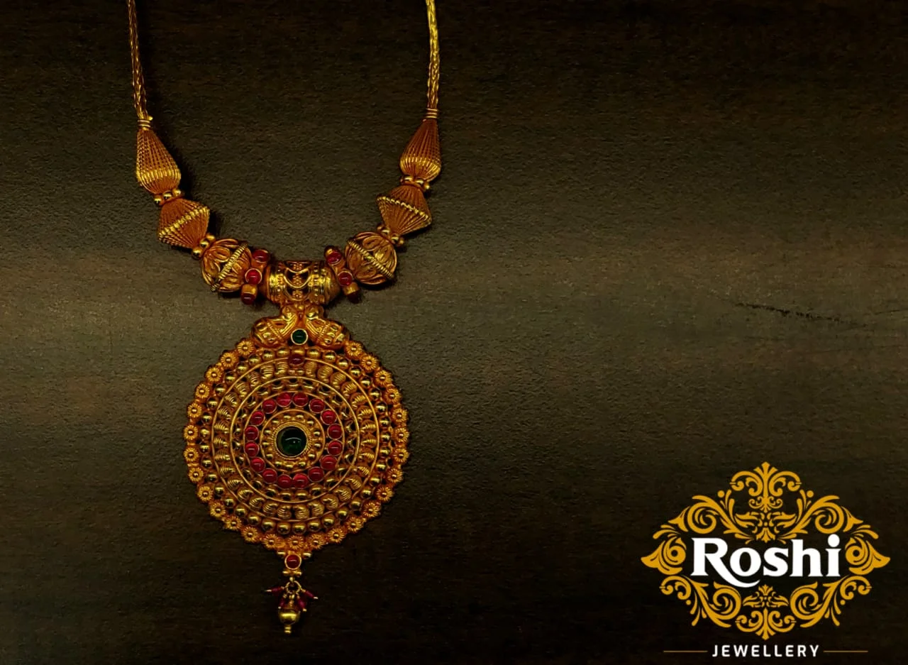 Neck piece from Roshi Jewellery