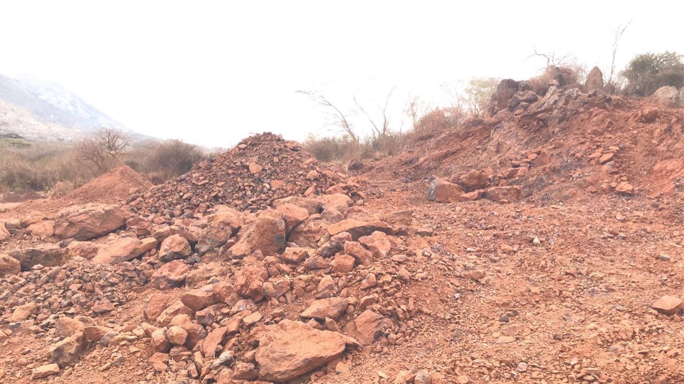 Hematite Iron ore - 43% to  82% Purity from Shangwe investments ltd