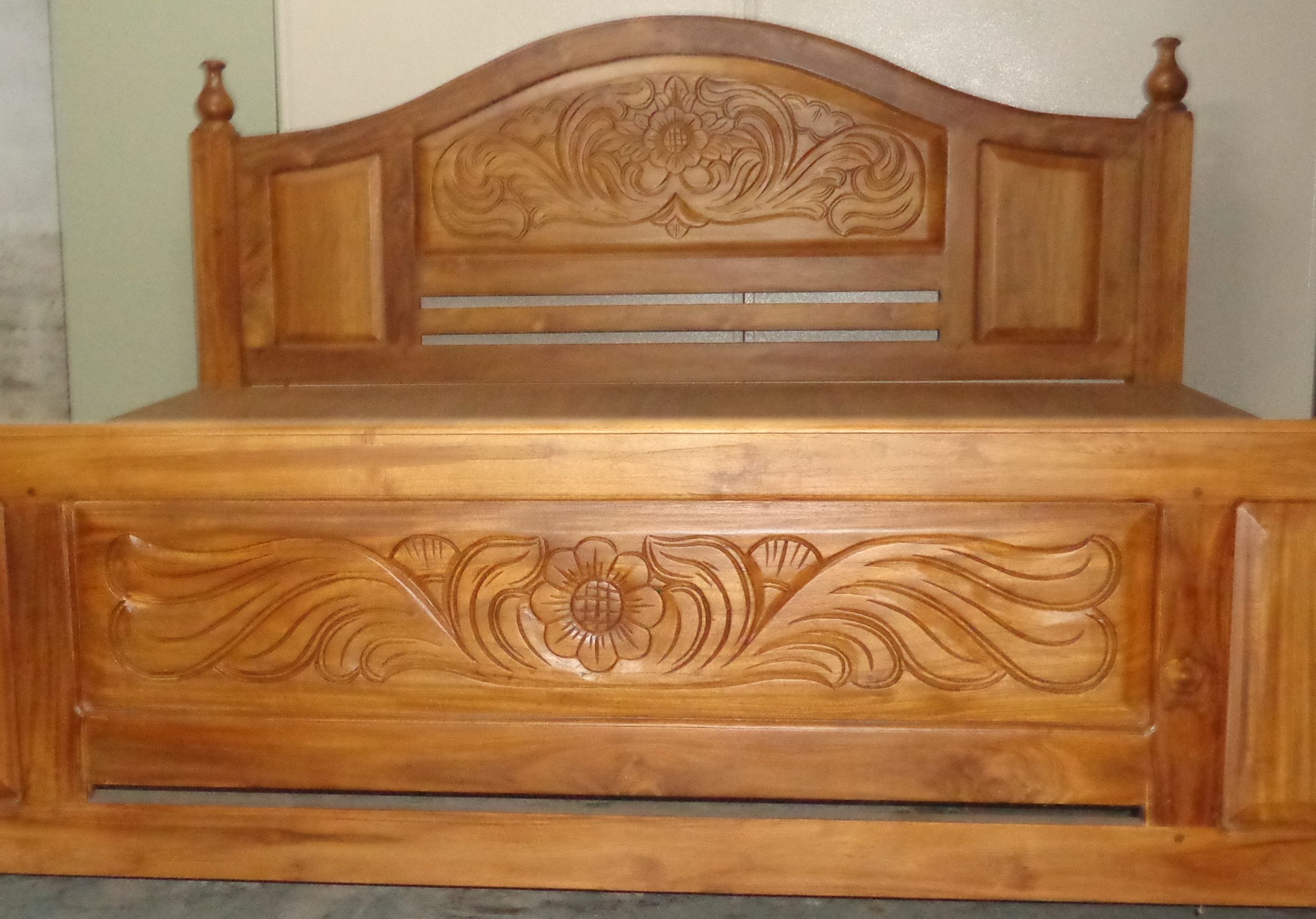 Solid teak wood double bed from AMBER ART EXPORT