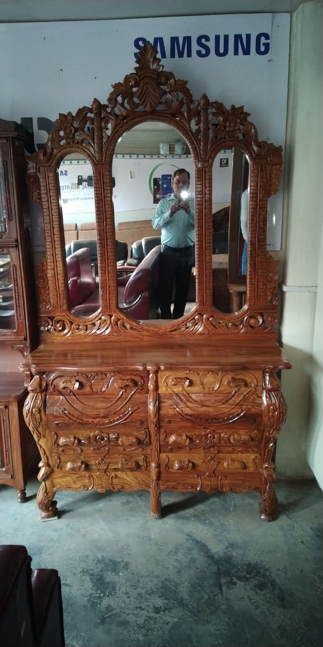 Designer Dressing Table with Mirror 