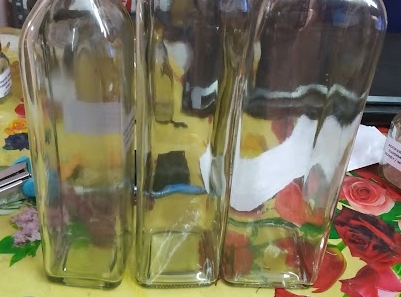 Oil glass jars from DP groups