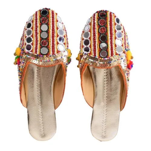 Ladies Designer Embroidered Punjabi Mojari