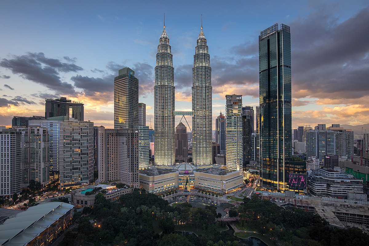 Malaysia & Singapore) 5N/6Days from Book & Fly Tours