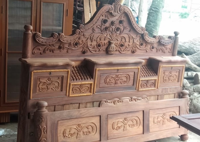 Wood Antique King Bed from Sanjay furniture